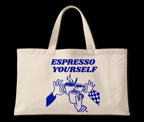 Un tote bag en toile imprimé d'une illustration « Espresso yourself »
